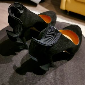 Nicholas Kirkwood ruffle heels